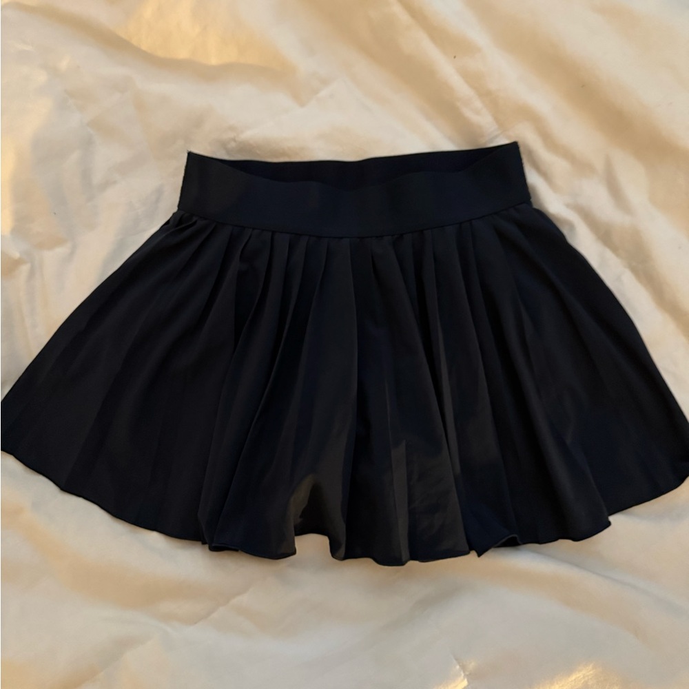 TnAction Aritzia skirt